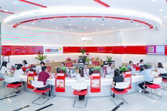 6 tháng đầu năm, HDBank đạt lợi nhuận trước thuế 13.202 tỷ đồng, tăng 31% so với cùng kỳ; tổng tài sản đạt 1,045 triệu tỷ đồng.