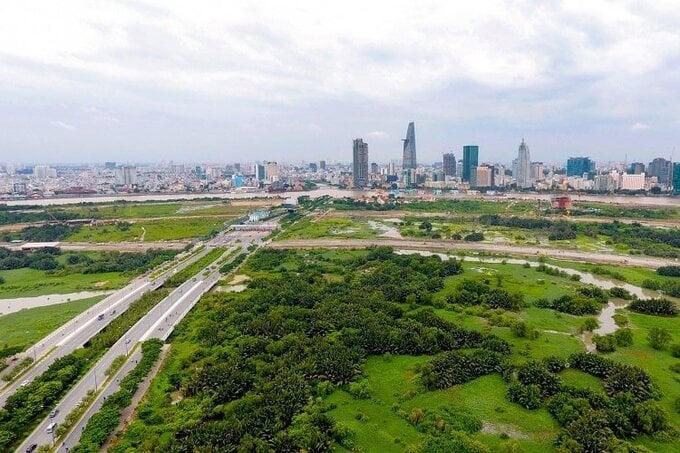 Theo Batdongsan.com.vn, nhu cầu tìm kiếm căn hộ chiếm tới 40% tại TP.HCM và 49% tại Hà Nội, cho thấy người mua hướng đến các sản phẩm có thể ở ngay hoặc khai thác cho thuê thay vì đầu cơ lướt sóng.