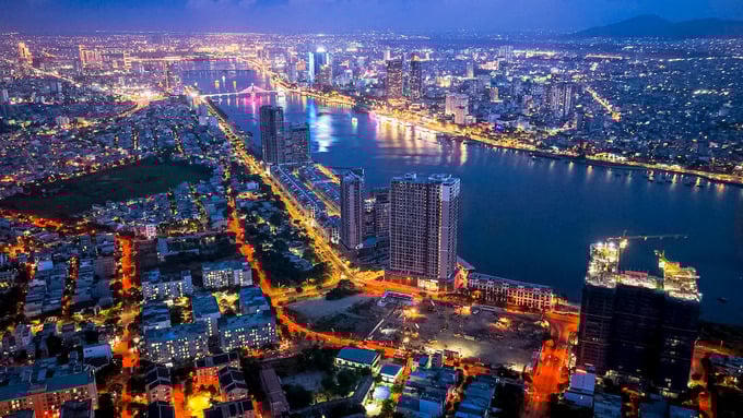 Sự cộng hưởng giữa cảnh quan sông nước và hệ sinh thái thương mại - dịch vụ giúp khu vực ven sông Hàn đáp ứng trọn vẹn nhu cầu lưu trú ngắn lẫn dài hạn. Ảnh: Ánh Dương.