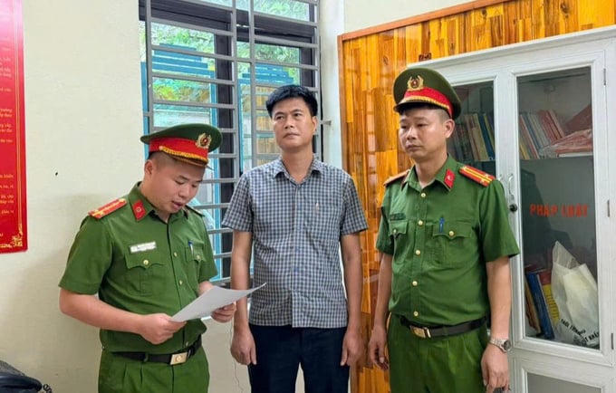 Bị can Trần Văn Trò, nguyên Chủ tịch UBND xã Trung Hà, bị khởi tố (Ảnh: Công an cung cấp).
