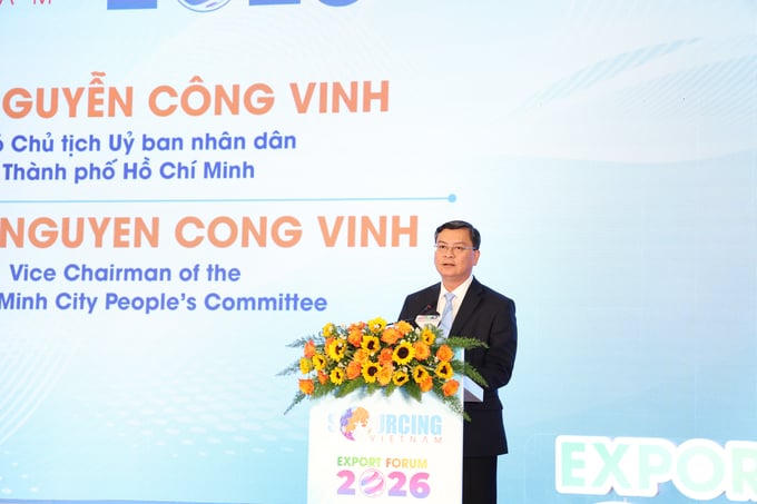 Phó Chủ tịch UBND Tp.HCM Nguyễn Công Vinh khẳng định Thành phố sẽ tiếp tục hoàn thiện môi trường đầu tư, kinh doanh, hỗ trợ doanh nghiệp đổi mới công nghệ, nâng năng lực sản xuất, xây dựng thương hiệu và đáp ứng các tiêu chuẩn quốc tế.