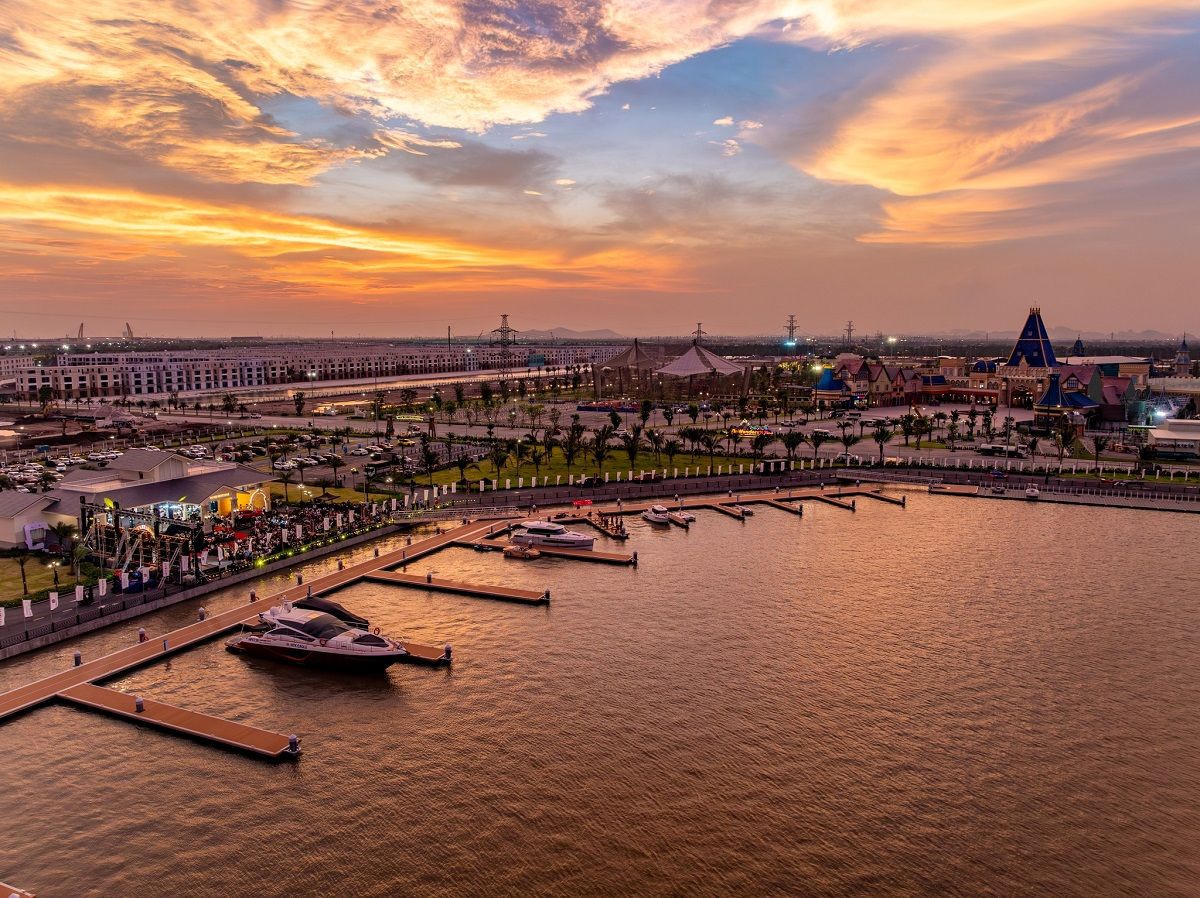 Royal Marina là bến du thuyền sang trọng lớn bậc nhất miền Bắc