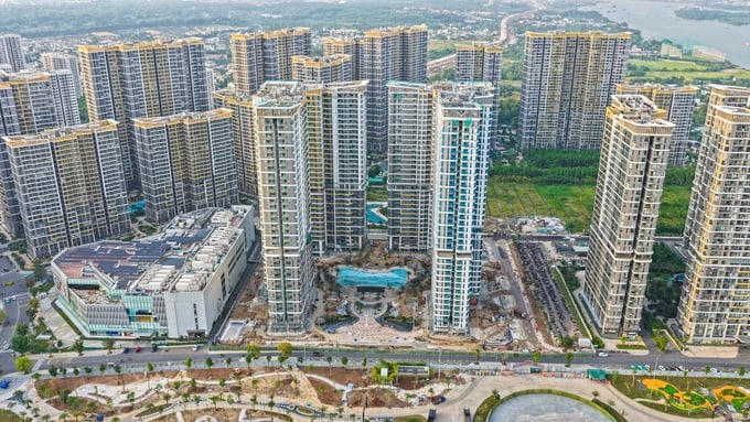 Lãi suất tăng, thanh khoản giảm, đòn bẩy nợ của doanh nghiệp bất động sản chạm đỉnh 15 quý.