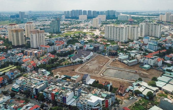 Hiệp hội Bất động sản TP.HCM (HoREA) đề nghị bổ sung chính sách phát triển nhà ở thương mại giá phù hợp vào dự thảo Luật Nhà ở sửa đổi.