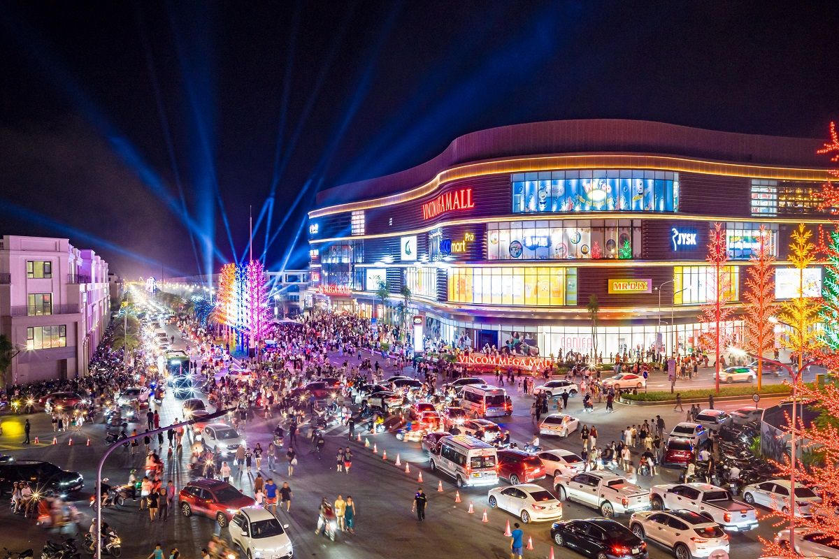 Vincom Mega Mall bổ sung không gian mua sắm, ẩm thực và giải trí trong hệ sinh thái tiện ích All-in-One. Nguồn: Vinhomes.