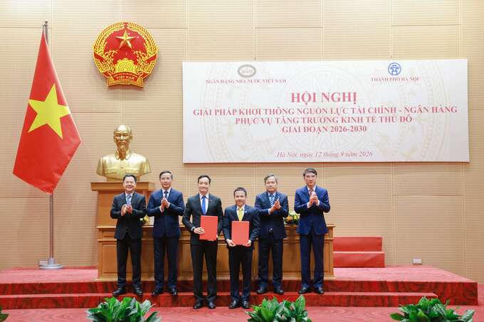 Lãnh đạo NCB và lãnh đạo công ty Bắc Hà Nội trao Thoả thuận hợp tác toàn diện (1)