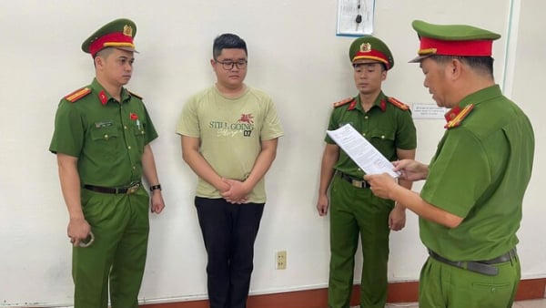 Nhân viên ngân hàng chiếm đoạt gần 2 tỷ của khách hàng Nhân viên ngân hàng chiếm đoạt gần 2 tỷ của khách hàng