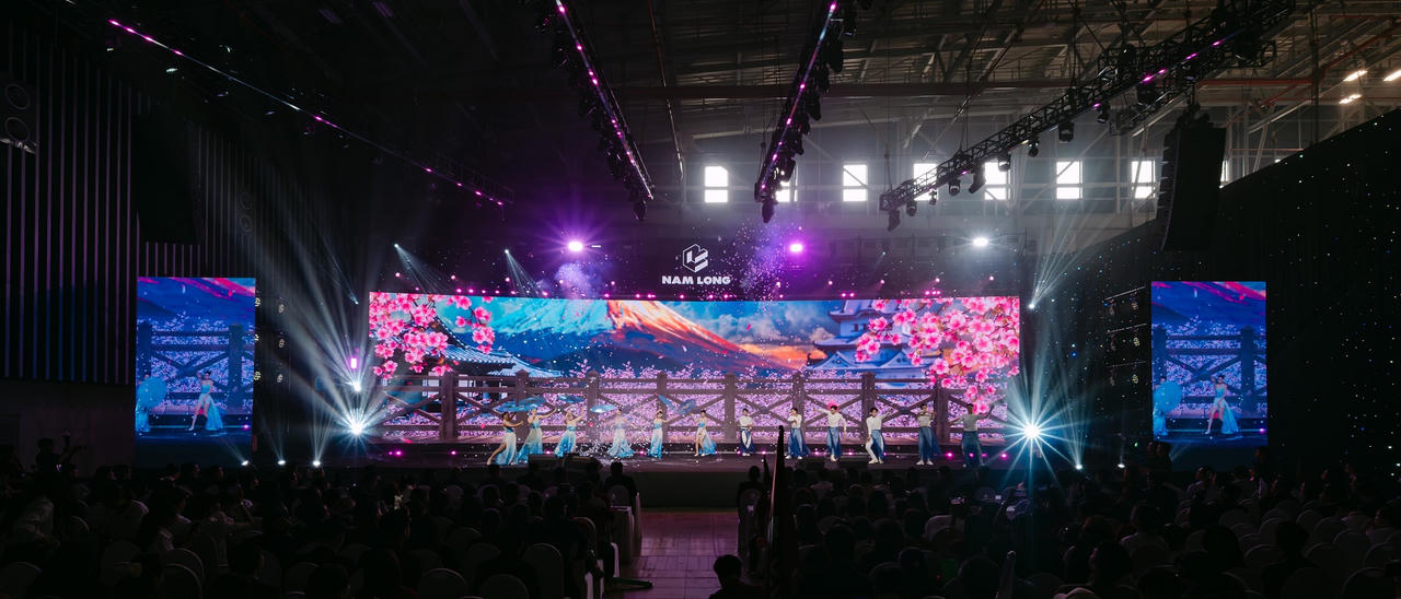 Tiết mục trình diễn tại sự kiện Sales Kick-off góp phần truyền tải tinh thần “A New Flow Begins”, mở đầu hành trình giới thiệu phân khu Rivera Nagomi đến thị trường