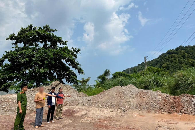 Bãi tập kết bã bê tông thải bỏ phát sinh từ quá trình vận hành trạm trộn bê tông của Công ty Cổ phần bê tông Quảng Ninh.