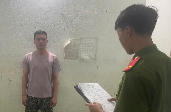 Bắt tạm giam đối tượng cho vay với lãi suất 450%/năm (ảnh CA)