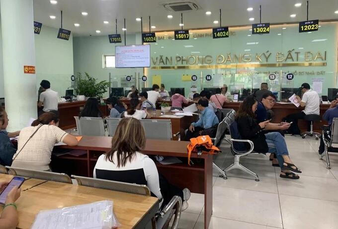 Văn phòng Đăng ký đất đai là nơi tiếp nhận hồ sơ đăng ký biến động sau khi giao dịch quyền sử dụng đất được thực hiện.