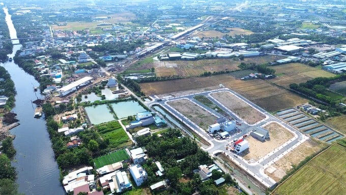 Việc sửa quy định về công chứng giao dịch đất đai đặt ra yêu cầu làm rõ trách nhiệm kiểm tra hồ sơ, đăng ký và bồi thường khi phát sinh giao dịch giả mạo hoặc vô hiệu.