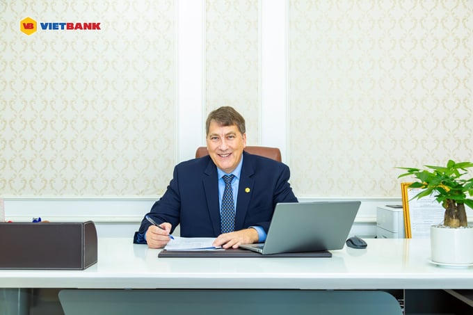 Ông Chester Gorski, Quyền Tổng Giám đốc Vietbank