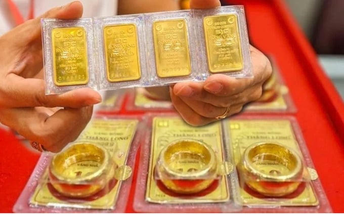 Giá vàng thế giới nhích nhẹ, trong nước quay đầu giảm.