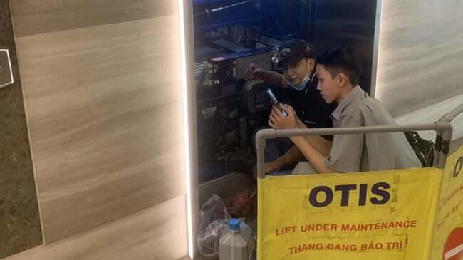 Bảo trì, sửa chữa thang máy là một trong những hạng mục có thể phát sinh chi phí lớn từ quỹ bảo trì chung cư.