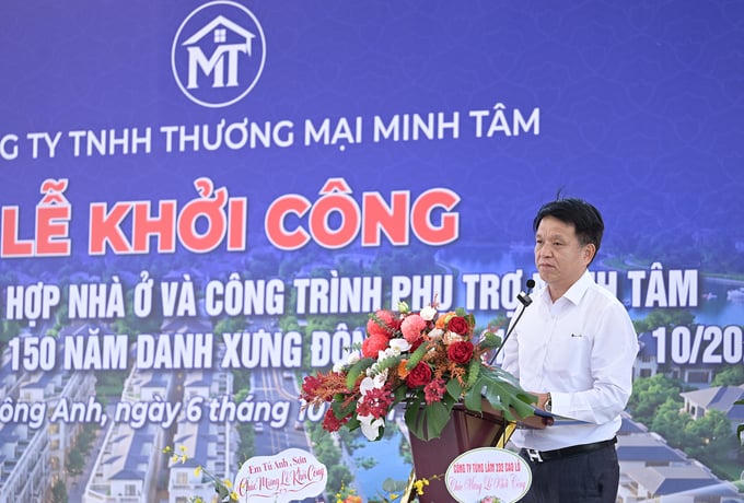 Ông Nguyễn Văn Cường, Phó Bí thư thường trực Đảng uỷ xã Đông Anh phát biểu tại Lễ khởi công Dự án đầu tư xây dựng Khu hỗn hợp nhà ở và công trình phụ trợ Minh Tâm.