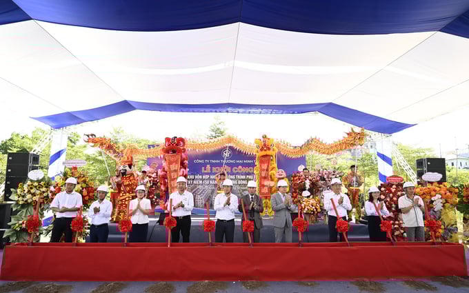 Các đại biểu tham gia lễ khởi công dự án đầu tư xây dựng Khu hỗn hợp nhà ở và công trình phụ trợ Minh Tâm