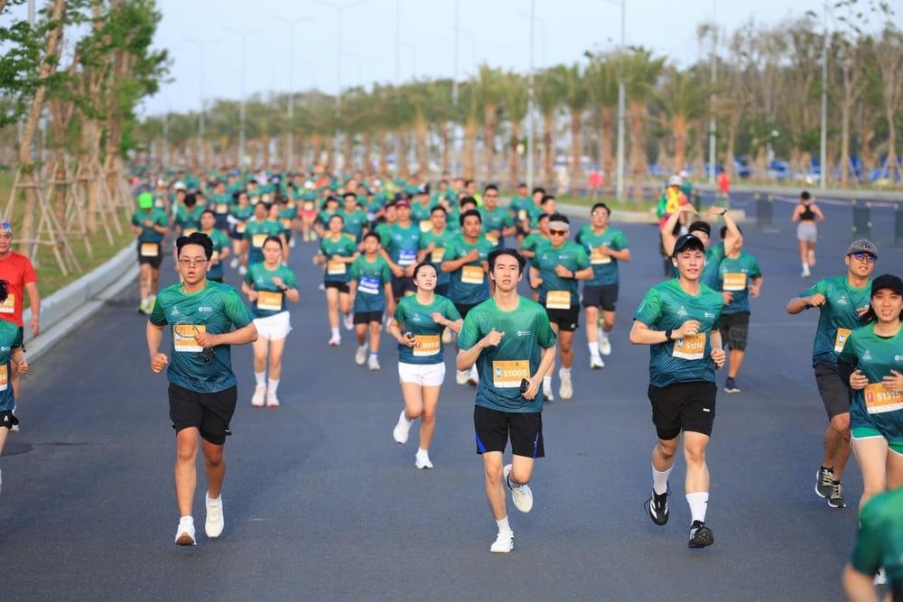 Chạy giữa thiên nhiên tại không gian kề rừng kế biển là trải nghiệm mà bất cứ runner nào cũng muốn trải qua. (Hình ảnh giải chạy tại Vinhomes Green Paradise, tháng 5/2026)