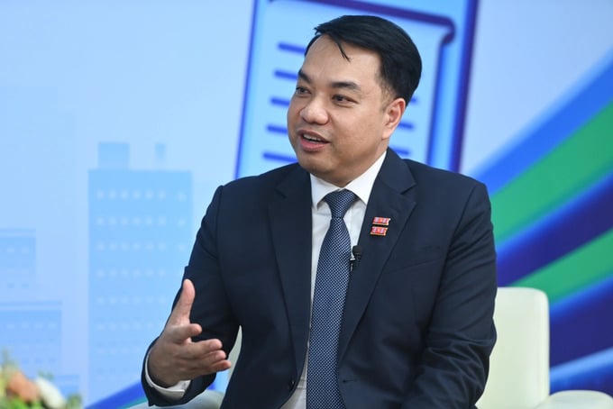 Ông Mạc Quốc Anh.