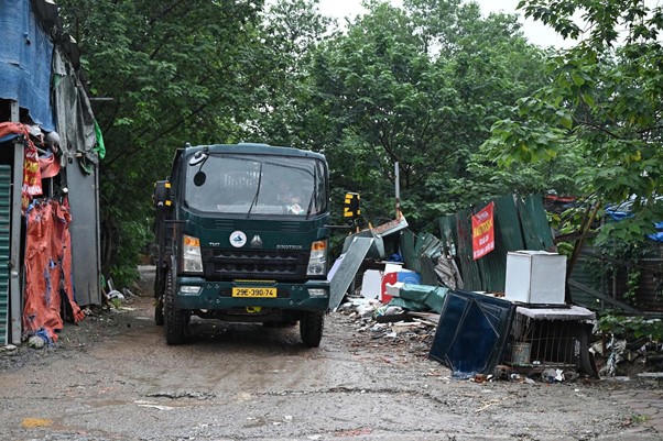 Bãi rác tự phát gây tình trạng mất mỹ quan đô thị.
