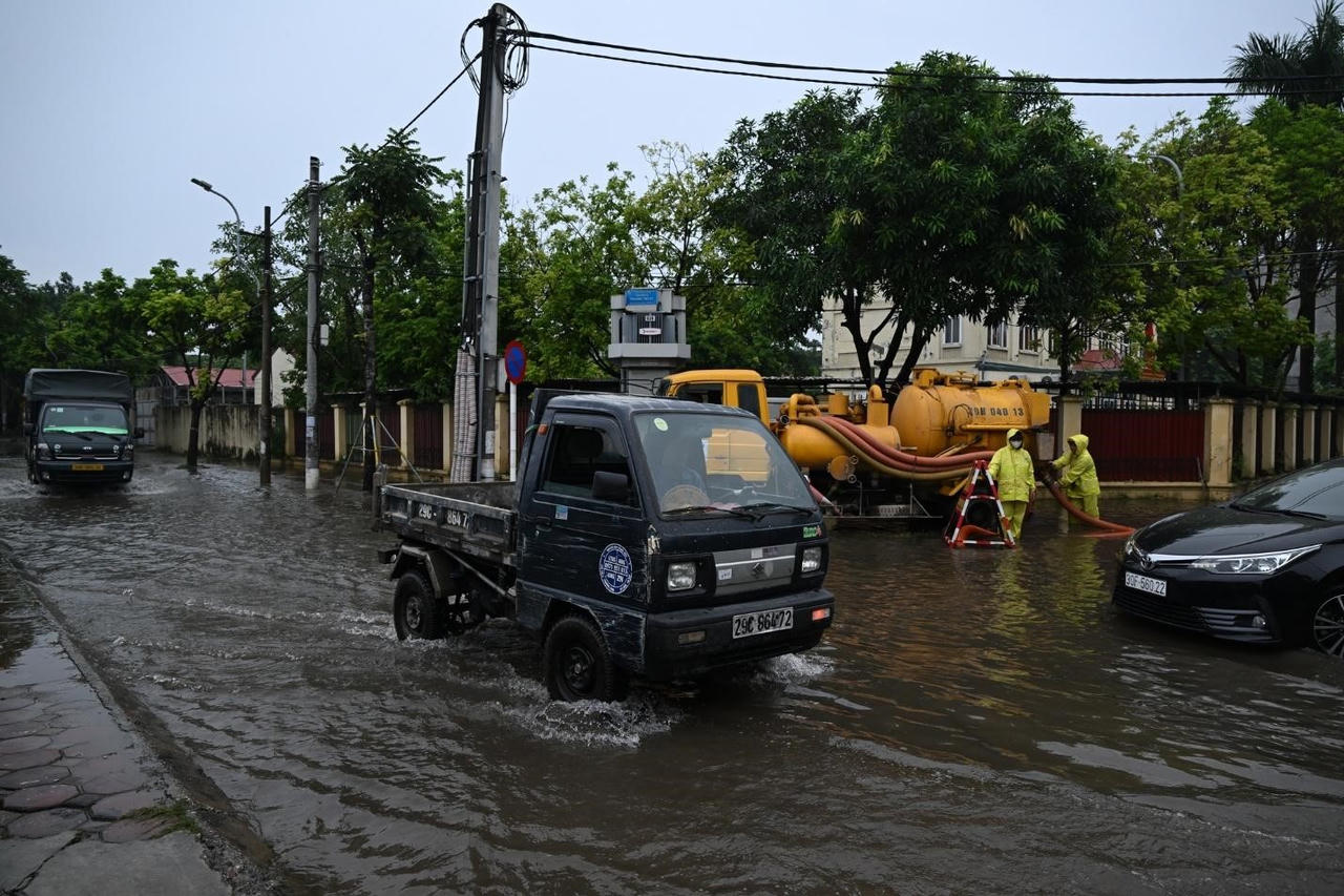 Không chỉ giao thông, thoát nước cũng là một trong những điểm nghẽn tại Vĩnh Hưng.