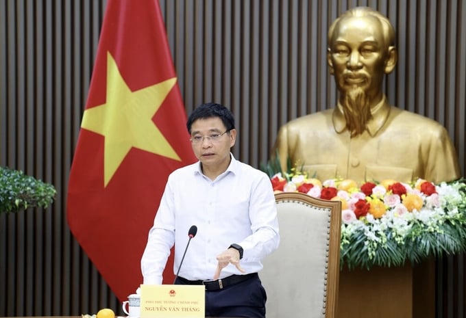 Phó thủ tướng Nguyễn Văn Thắng yêu cầu giảm lãi suất cho vay 1,5-2%. Ảnh: VGP