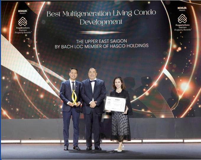 Công ty Cổ phần Đầu tư Thương mại Bách Lộc nhận giải Best Multigeneration Living Condo Development