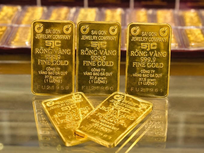 Giá vàng thế giới giằng co quanh ngưỡng 4.000 USD/ounce, giá vàng trong nước biến động nhẹ.