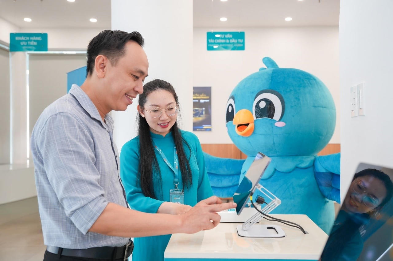 Từ tháng 8/2026, ABBAnk áp dụng mô hình “Số hóa giao dịch tại quầy” trên toàn hệ thống.