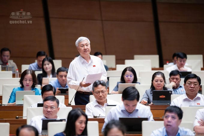 Đại biểu Trần Văn Lâm.