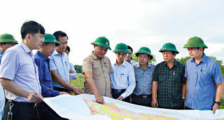 Quảng Trị: Đón 'sếu đầu đàn', khởi động hàng loạt đại dự án