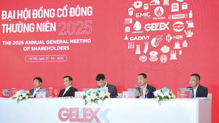 Ông Nguyễn Văn Tuấn trả lời cổ đông về việc tham gia HĐQT Eximbank
