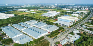 Vì sao nhiều doanh nghiệp nhà ở 'lấn sân' sang bất động sản công nghiệp?