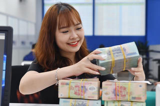 Hé lộ 5 ngân hàng được nới room tín dụng cuối năm