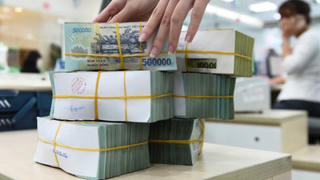 Gửi tiết kiệm nóng trở lại, lãi suất cao nhất gần 10%/năm