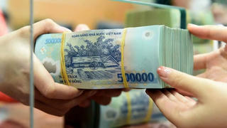 Gần 15 triệu tỷ đổ vào hệ thống, nhiều ngân hàng chật vật huy động vốn