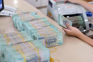 Nợ xấu phình to, ngân hàng ngóng 'phao cứu sinh'