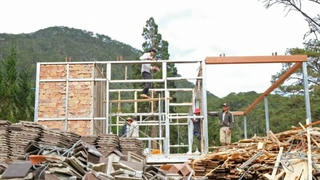Người dân cố tình xây dựng trái phép, xây trên đất bị lấn chiếm sẽ bị xử phạt ra sao?