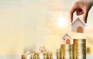 Chuyên gia chỉ ra những hệ lụy lớn khi siết tín dụng bất động sản