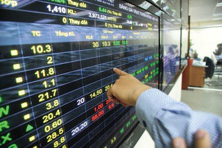 CTCK lại dồn dập tăng vốn: Thấy gì ở làn sóng lần này?