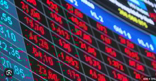Cổ phiếu bất động sản rơi tự do, VN-Index mất hơn 12 điểm