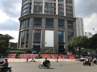 Dự án King Palace: Hàng trăm “thượng đế” căng băng rôn đòi quyền lợi