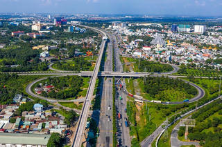 Nhìn nhận vấn đề “siết” tín dụng bất động sản: Dòng vốn thị trường ngày càng co lại