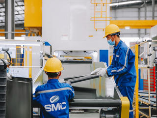 Ảnh hưởng từ công nợ với doanh nghiệp BĐS, thép SMC lỗ nặng trong năm 2022