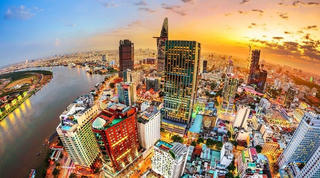 Doanh nghiệp đang gánh chịu rủi ro gì khi ngân hàng siết tín dụng?