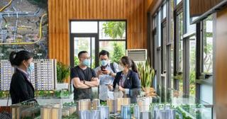 Luật mới áp dụng khiến một bộ phận môi giới bất động sản 'điêu đứng': Thị trường hưởng lợi lớn?
