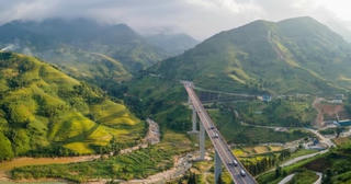 Bất ngờ tạm dừng thu phí BOT đường nối cao tốc Nội Bài - Lào Cai đi Sa Pa