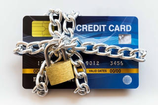 Cảnh báo hệ lụy từ việc siết tín dụng địa ốc 