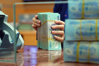 Nhiều nhà băng nâng lãi suất huy động lên mức gần 11%