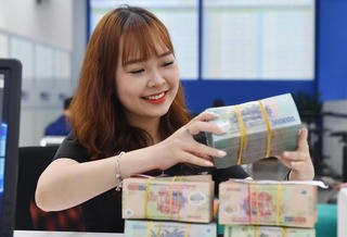 Lãi suất tăng tiền chảy về nhà băng, ngân hàng nào hút nhiều tiền gửi nhất?